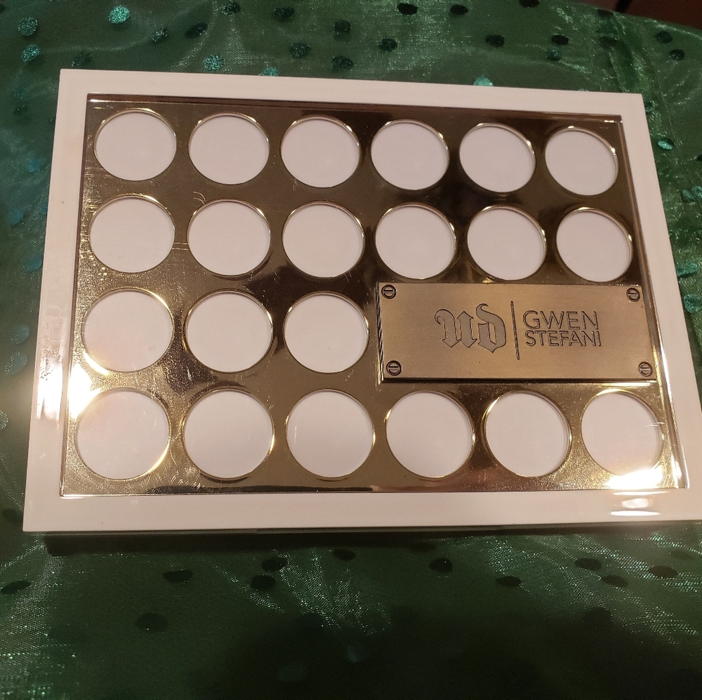 Urban Decay X Gwen Stefani palettes blush+ shadow